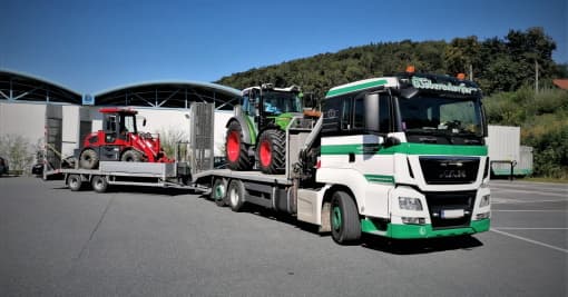 Transporte Webersdorfer Baumaschinentransport mit Anhänger